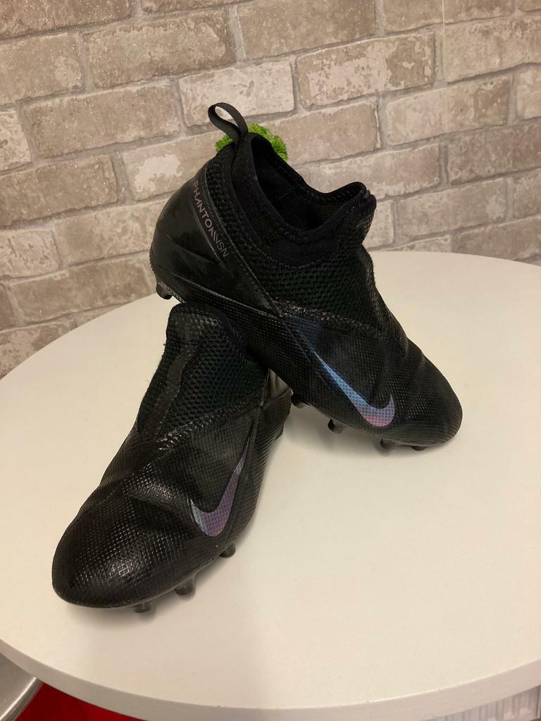 pre owned football boots